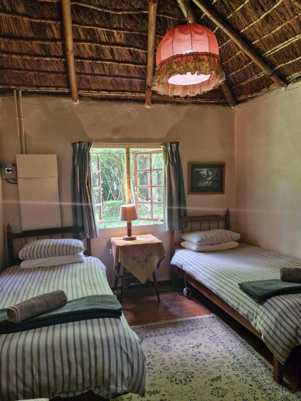 Back O' The Moon Holiday Cottage Hogsback Ngoại thất bức ảnh