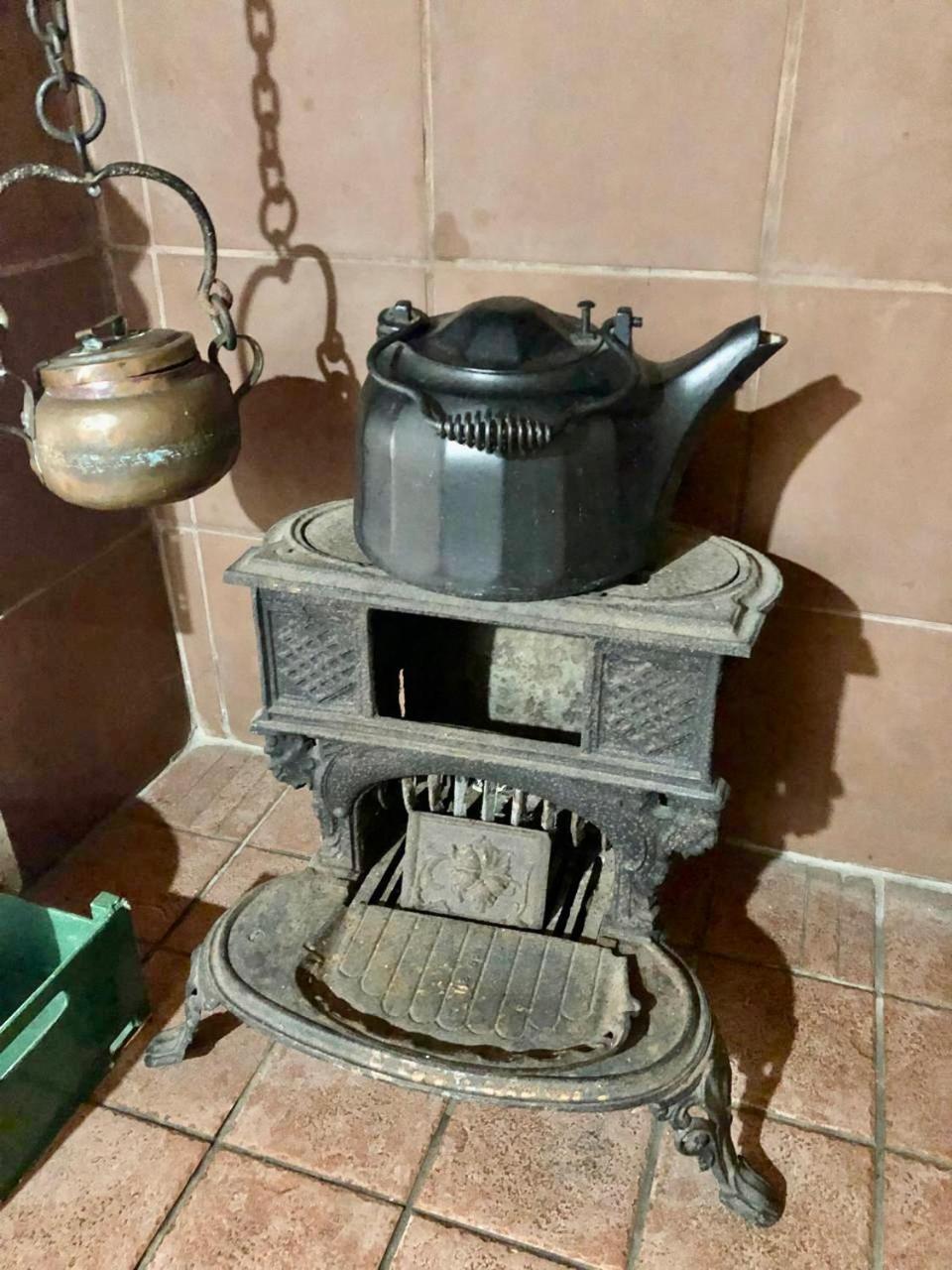 Back O' The Moon Holiday Cottage Hogsback Ngoại thất bức ảnh